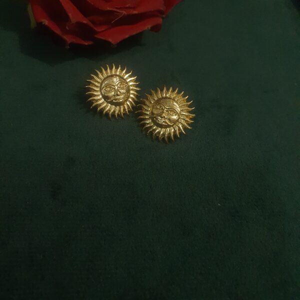 Goldplated sun studs