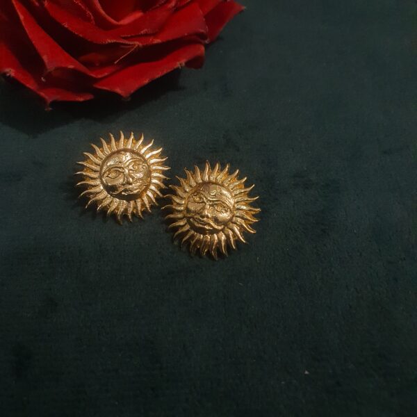 Goldplated sun studs