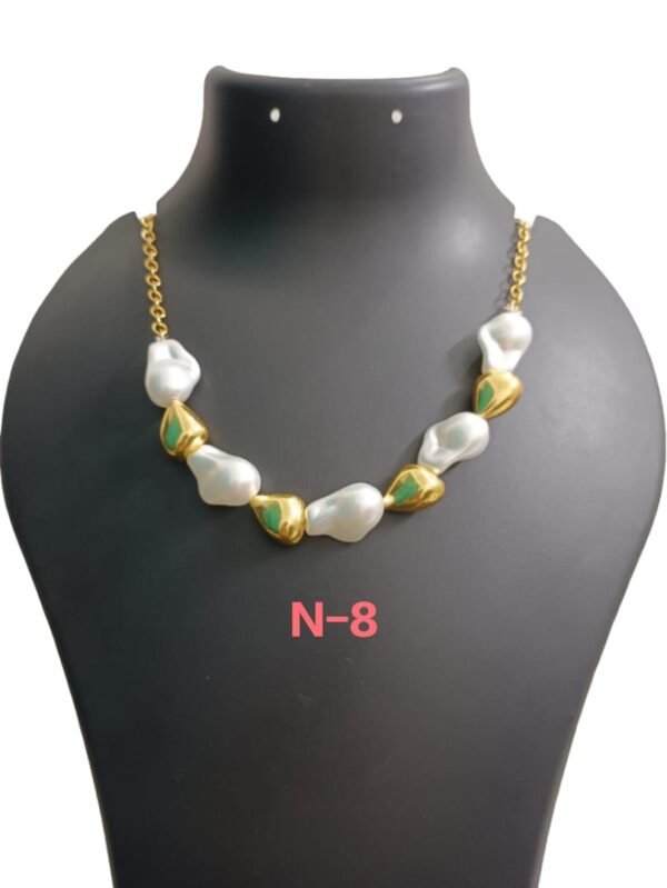 Elegant Baroque-Style Necklace