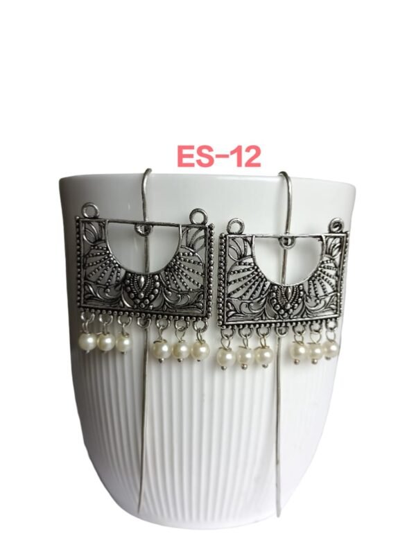 Square with pearls silver ear cuffs