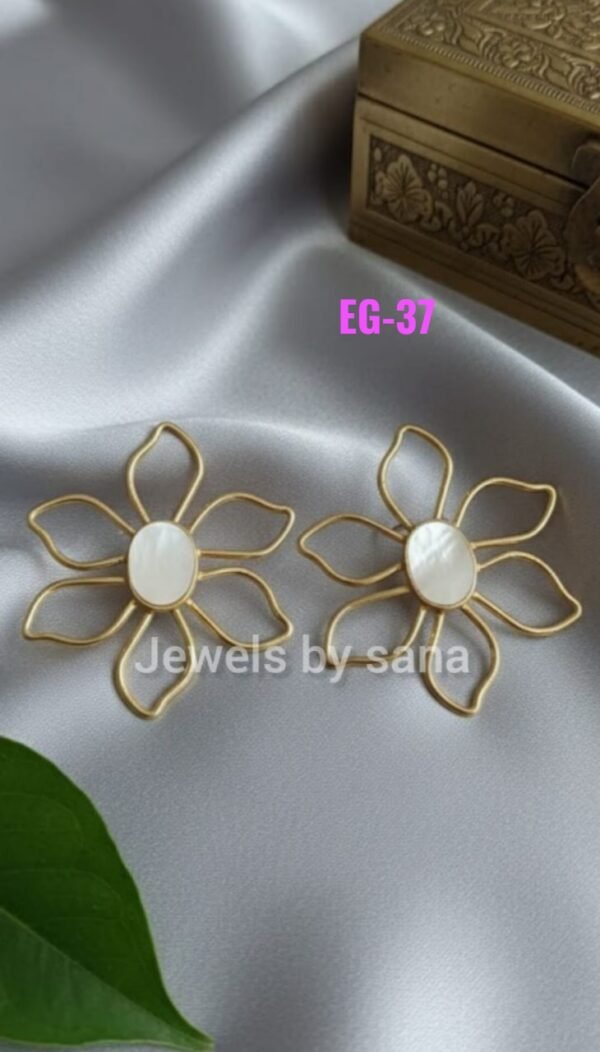 Elegant Floral  Earrings
